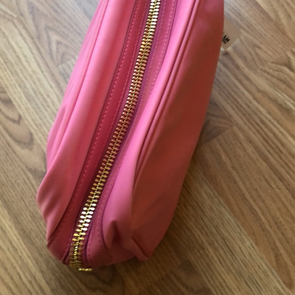 Large pouch in guava - Picture 3 of 6